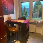 公寓 Schoene Mit Terrasse, Nur 2 Minuten Zur Autobahn *