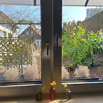 Schoene Mit Terrasse, Nur 2 Minuten Zur Autobahn 公寓 *