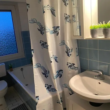 Apartment Schoene Mit Terrasse, Nur 2 Minuten Zur Autobahn Wermelskirchen