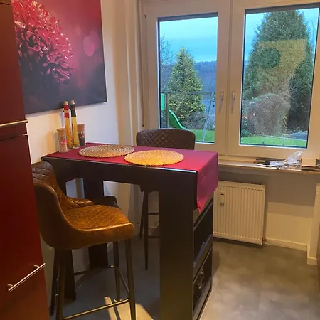 公寓 Schoene Mit Terrasse, Nur 2 Minuten Zur Autobahn *