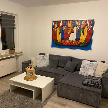 Schoene Mit Terrasse, Nur 2 Minuten Zur Autobahn *