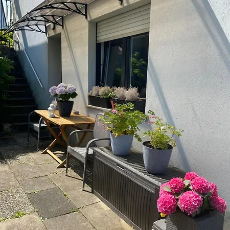 Schoene Mit Terrasse, Nur 2 Minuten Zur Autobahn 公寓 韦默尔斯基兴