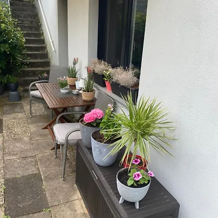 Schoene Mit Terrasse, Nur 2 Minuten Zur Autobahn 韦默尔斯基兴