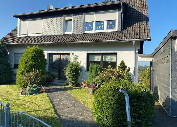 Schoene Mit Terrasse, Nur 2 Minuten Zur Autobahn Appartement *